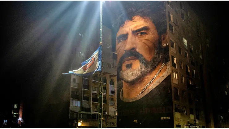 El mural en honor a Diego Maradona que se irá abajo en Napolés.