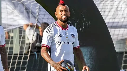 En el directorio de Blanco y Negro, el nombre de Arturo Vidal causa divisiones.