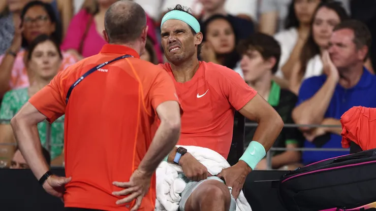 Rafael Nadal volvió al tenis tras un año fuera, en el ATP 250 de Brisbane, y sufrió una nueva lesión.