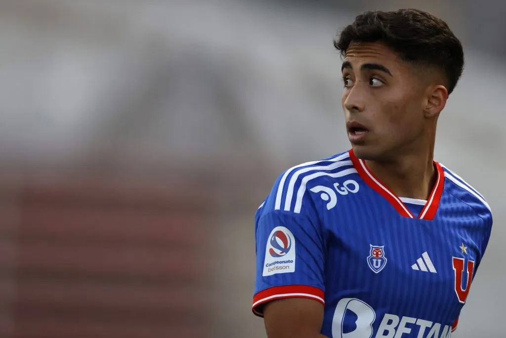 Lucas Assadi tendrá su gran oportunidad de la mano de Gustavo Álvarez. Foto: Andres Pina/Photosport