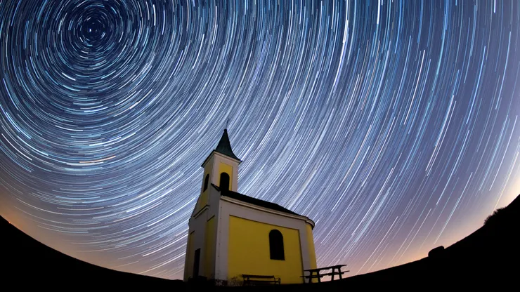 ¿Hay eclipes y lluvia de estrellas? Los eventos astronómicos de 2024.