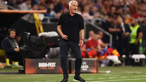 José Mourinho anunció que prepara un documental de su vida junto a Netflix.