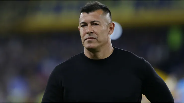 Jorge Almirón firmó contrato con Colo Colo por dos temporadas.