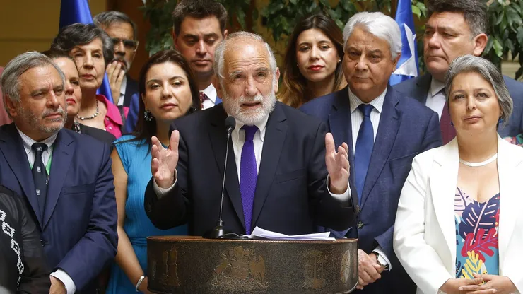 Punto de prensa del ministro Carlos Montes, luego de que se rechazará la acusación constitucional en su contra.