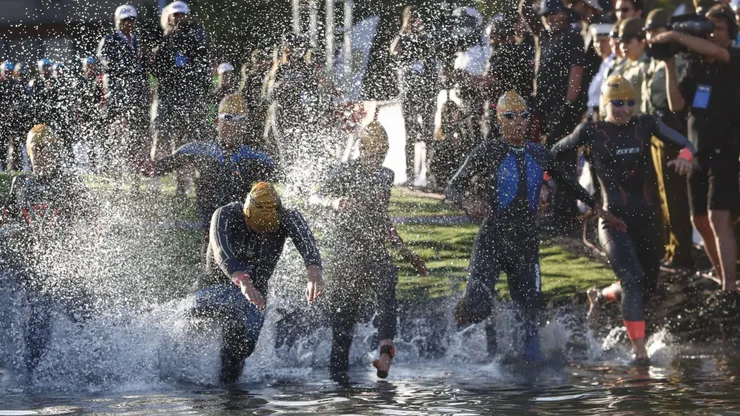 Natación, ciclismo y trote forman la combinación del IRONMAN 70.3 de Pucón, que este domingo se realiza.