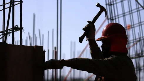 ¿Está Chile? Lista de países que más y menos horas trabajan