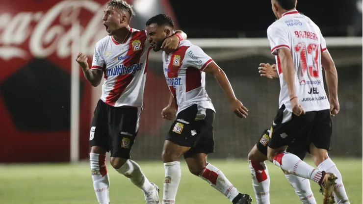 Mario Sandoval deja Curicó Unido y llega a Cobreloa, pero con una presentación que no gustó mucho a los hinchas. Todo por Charles Aránguiz.