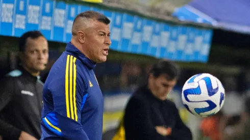 Almirón tiene más "éxitos" internacionales que Quinteros.