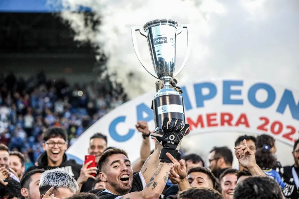 Gabriel Castellón deja Huachipato tras coronarse campeón para jugar en la U. Foto: Comunicaciones Huachipato.