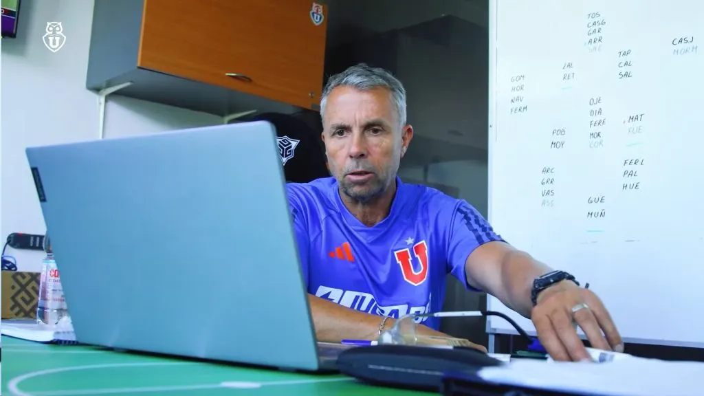 Gustavo Álvarez sabe el desafío que tiene con los azules en el torneo. Foto: U. de Chile.