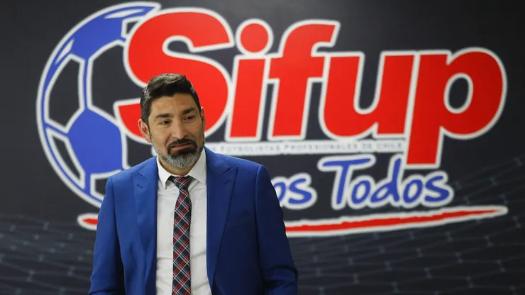 Gamadiel García habla de un posible paro del fútbol chileno.