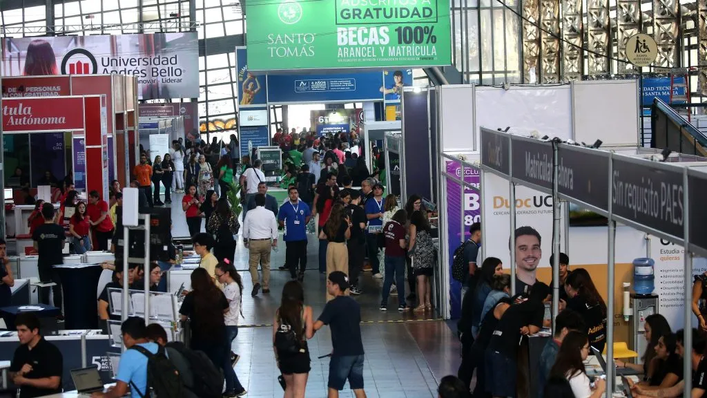 Santiago, 2 de Enero de 2024
 Comienza la 20° Feria de Postulacion y Matricula de Educacion Superior en Estacion Mapocho.

Javier Salvo/Aton Chile