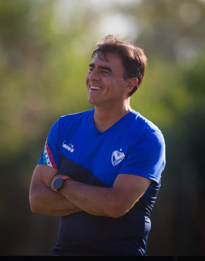 Contento se le vio a Gustavo Quinteros en los entrenamientos del Fortín.