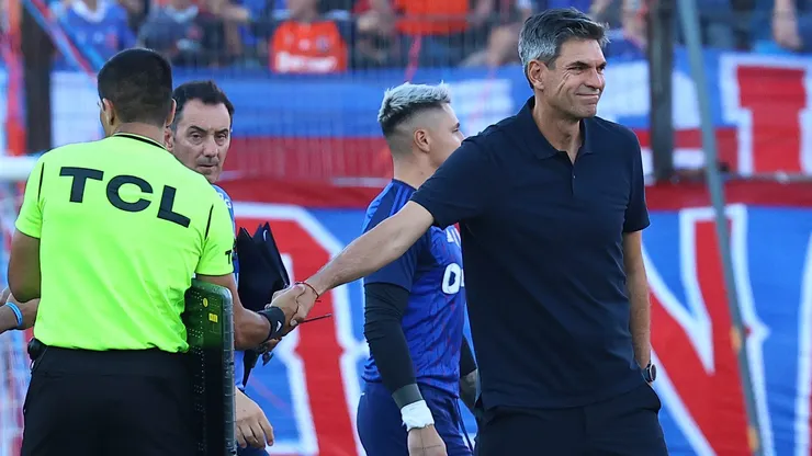 El staff técnico de Mauricio Pellegrino sufrió una baja tras la salida de la U. de Chile.