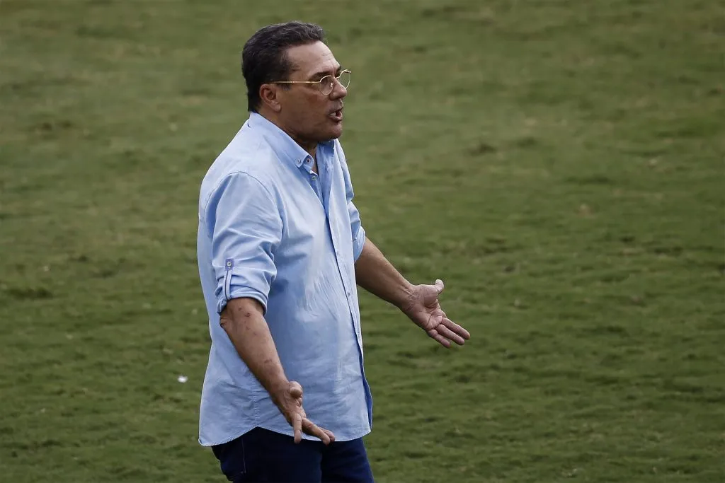 El legendario Vanderlei Luxemburgo, una carta de Blanco y Negro para tomar la dirección técnica del Cacique.  (Bruna Prado/Getty Images).