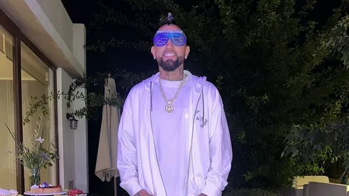 ¡Alta facha! Arturo Vidal comenzó el 2024 de punta en blanco.