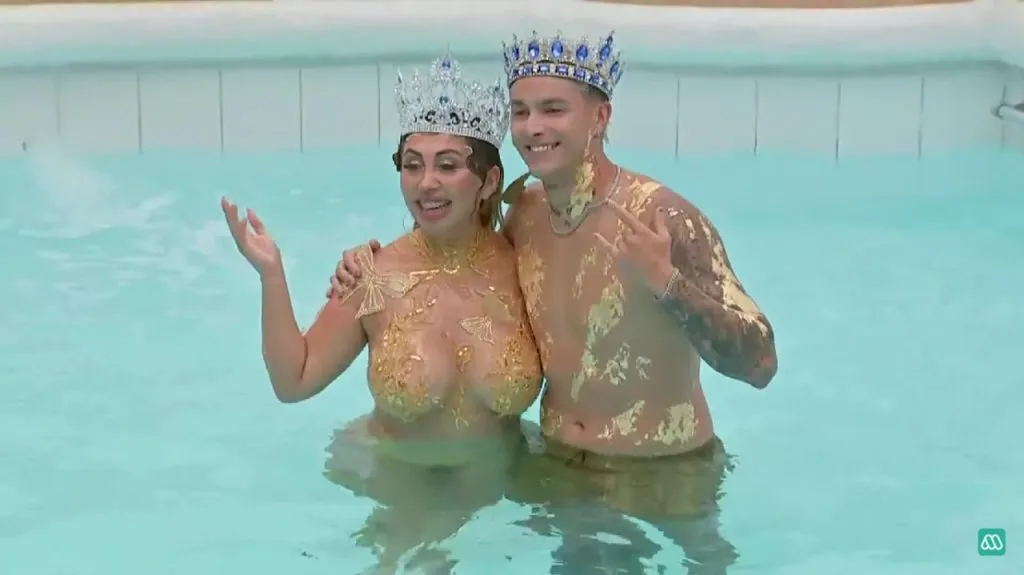 Los nuevos Embajadores de Viña con la foto oficial después de sus piscinazos