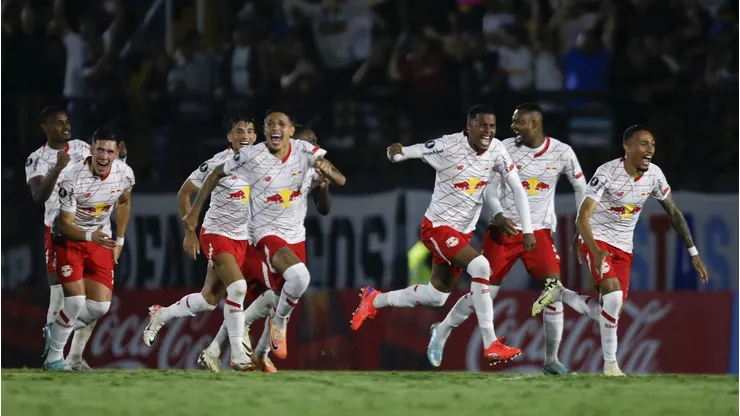 Bragantino celebra su sufrida clasificación en la Copa Libertadores