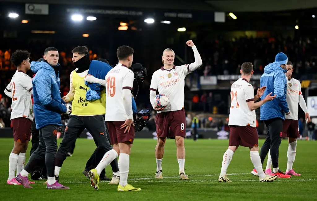 Erling Haaland armó la fiesta y comandó la goleada del Manchester City marcando cinco tantos. Foto: Getty Images.