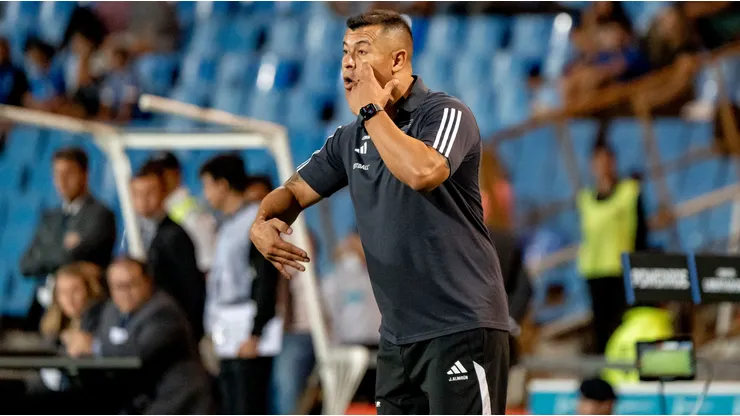 Jorge Almirón ya vislumbra una posible definición por penales con Colo Colo.