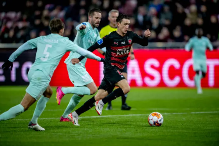 Kristoffer Olsson en acción por el Midtjylland. (Foto: Getty Images).