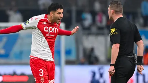 Guillermo Maripán fue expulsado con polémica en duelo del Mónaco ante Marsella.