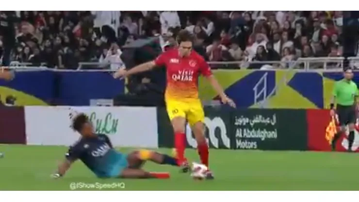 A Kaká le entraron con todo.