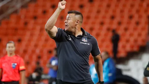 Jorge Almirón mostró manejo fuera y dentro de la cancha en la victoria de Colo Colo frente a Godoy Cruz.