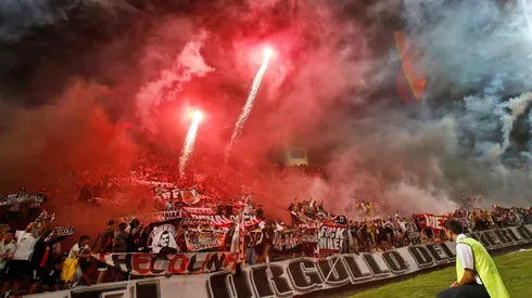 El comportamiento de los hinchas albos otra vez dejó mucho que desear.