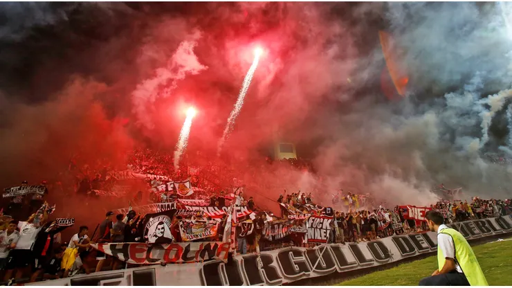 El comportamiento de los hinchas albos otra vez dejó mucho que desear.