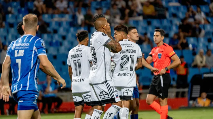 Arturo Vidal hizo un quite extraordinario a Juan Andrada.