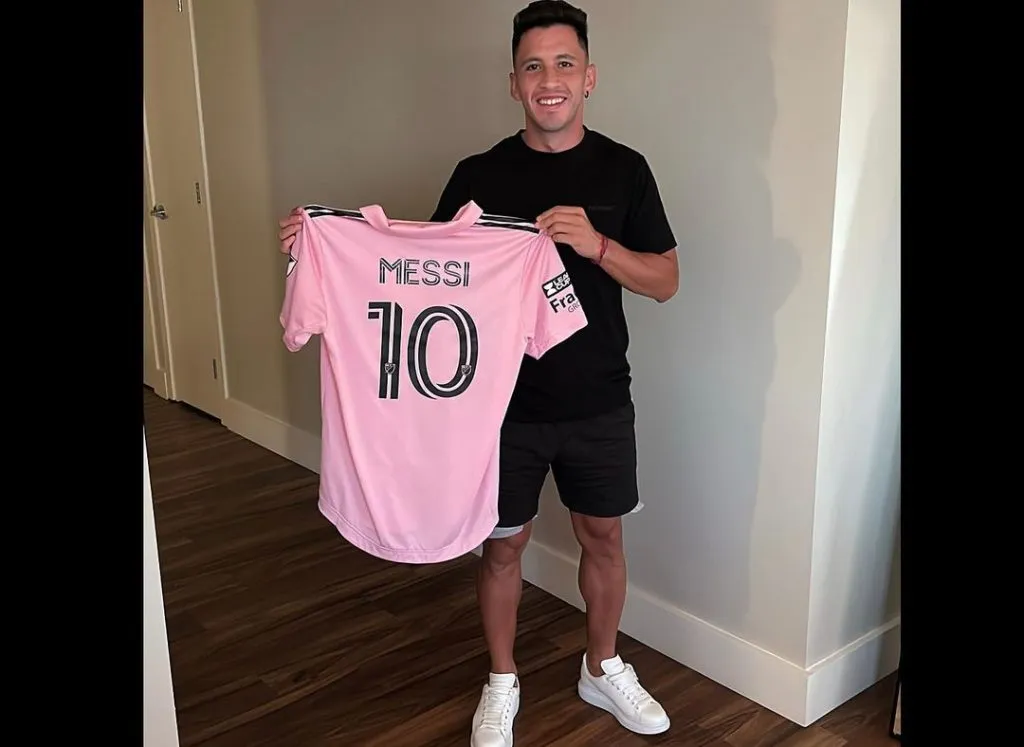 Joaquín Torres se quedó con un gran trofeo: la “10” de Messi en Inter Miami. (Captura).
