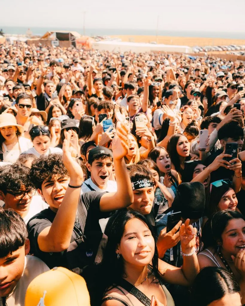 El público llegó en gran cantidad para disfrutar de una nueva versión de Surfestival en Pichilemu: Pichilemu Surfestival.