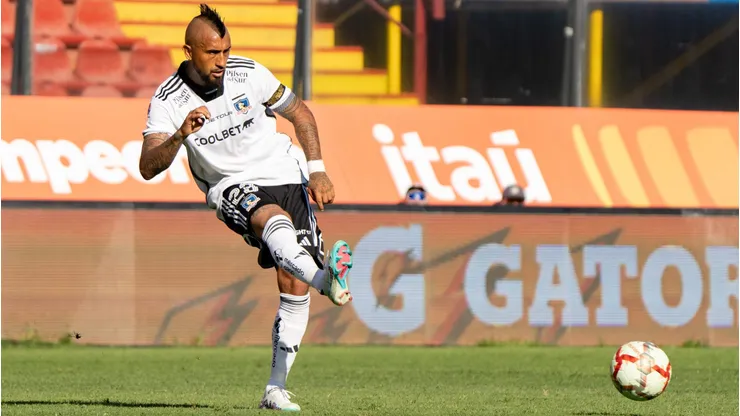 Arturo Vidal en acción ante Unión Española.
