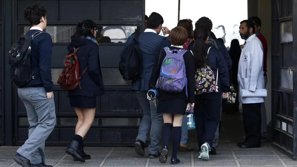 Estudiantes en su primer día de clases