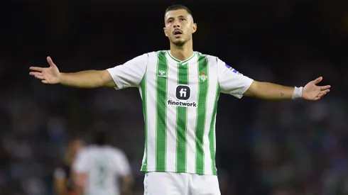Guido Rodríguez defendiendo los colores de Real Betis