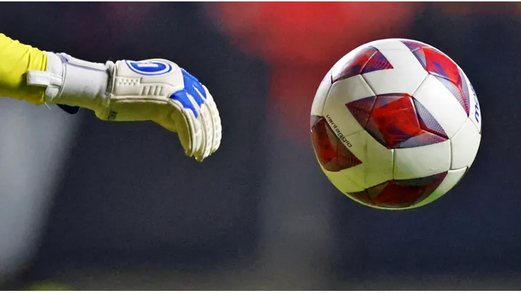 El fútbol chileno enfrenta horas claves.