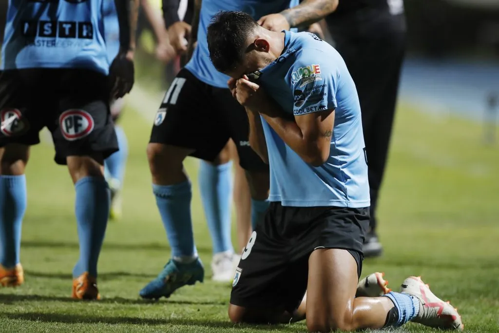 Lázaro Romero se emocionó hasta las lágrimas con su agónico tanto de la victoria | Photosport