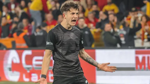 El volante Emirhan Delibas fue despedido del Besiktas.