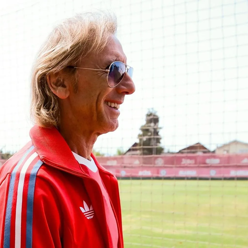 Ricardo Gareca llegó sonriente a Juan Pinto Durán y evaluó de buena manera las instalaciones del recinto. (Foto: Carlos Parra | Comunicaciones FFCh).