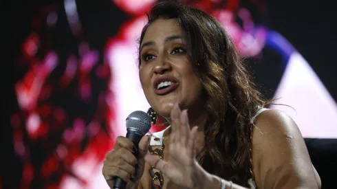 Pamela Leiva responde con todo a pifias en El Festival de Longaví