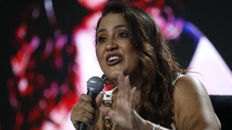 Pamela Leiva responde con todo a pifias en El Festival de Longaví