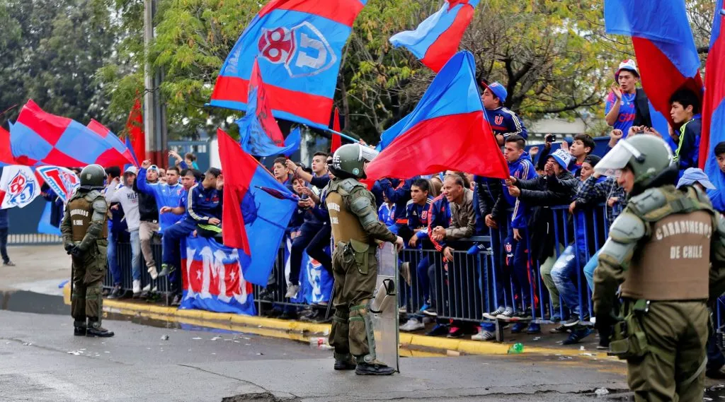 La falta de carabineros fue clave para que se decidiera por suspender la vuelta de Universidad de Chile al Nacional. | Foto: Photosport.