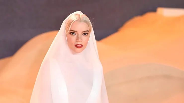 Anya Taylor-Joy sorprende al llegar a la premier de Dune 2