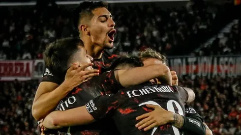 Rodrigo Echeverría y Williams Alarcón son claves en Huracán, aunque el equipo no anda bien en 2024.