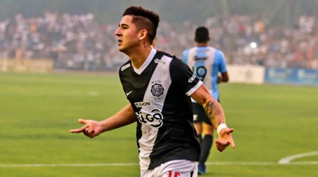 Guillermo Paiva buscará ser el centrodelantero titular para Jorge Almirón en Colo Colo. | Foto: Archivo.