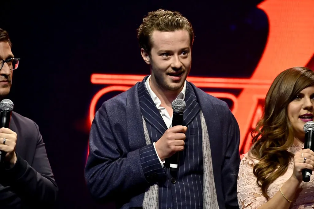BROOKLYN, NEW YORK – MAY 14: (L-R) Josh Horowitz, Joseph Quinn, and Terri Schwartz speak to fans onstage during Netflix’s “Stranger Things” Season 4 New York Premiere at Netflix Brooklyn on May 14, 2022 in Brooklyn, New York. (Photo by Astrid Stawiarz/Getty Images for Netflix)