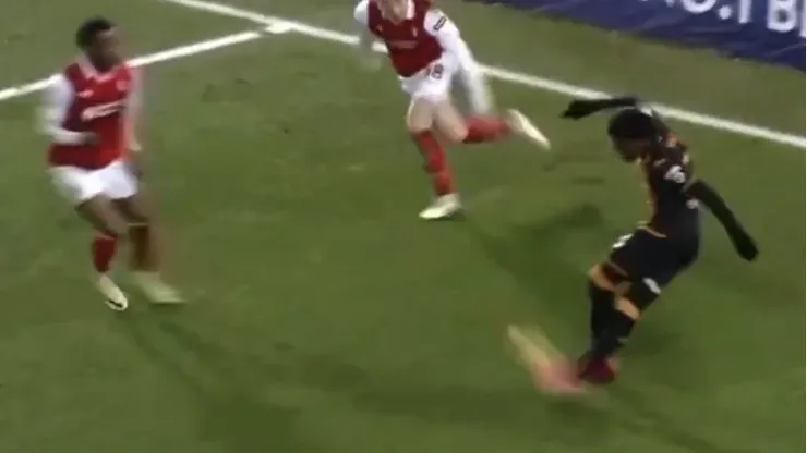 Hull City logró remontar gracias a un golazo, pero...