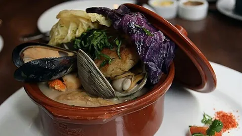 Curanto con chapalele.