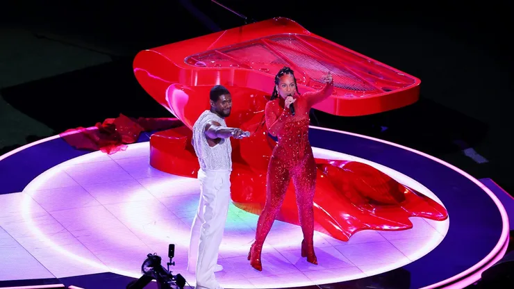 Alicia Keys fue una de las invitadas de Usher en el Super Bowl.
